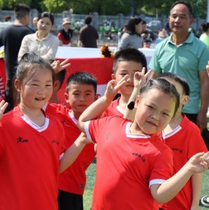 九游体育-娄底幼超嘉年华｜绿茵场上笑开花，童年乐章响当当|娄底日报|足球|体育|音符|日报_新浪新闻